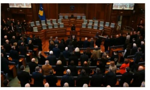 Kuvendi mblidhet në akademi përkujtimore për ish-kryetarin Nexhat Daci