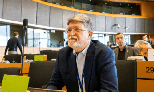 Festa e krerëve serbë me këngë çetnike për Krishtlindje, raportuesi Picula: S’ka negociata për anëtarësim me njerëz të tillë