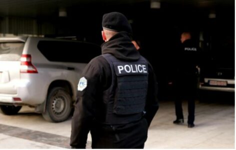 Ekstradohen në Kosovë dy persona, njëri nga Çekia e tjetri nga Gjermania – policia jep detaje