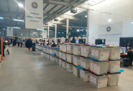 Mbi 55% e votave të rinumëruara, kjo është renditja e partive