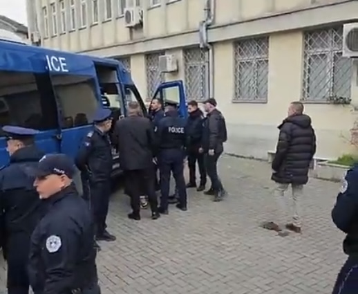 Kërkohet paraburgim për 11 persona të dyshur për vjedhe të votave