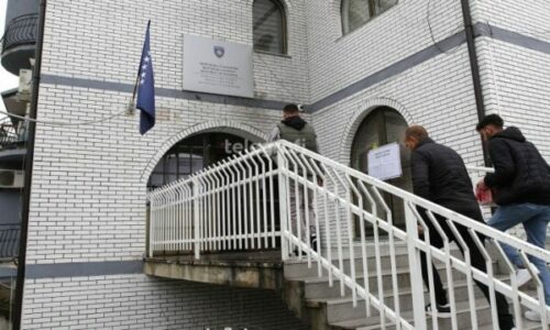 Seanca e Kuvendit të Zubin Potokut mbahet sot, në rend dite largimi nga Asociacioni i Komunave