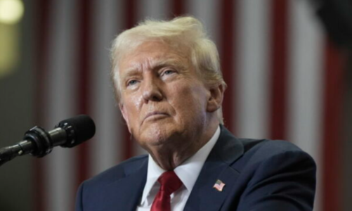 Trump: Po i afrohemi një zgjidhjeje për luftën Rusi-Ukrainë, por urrejtja mes Zelenskyt dhe Putinit po e vështirëson