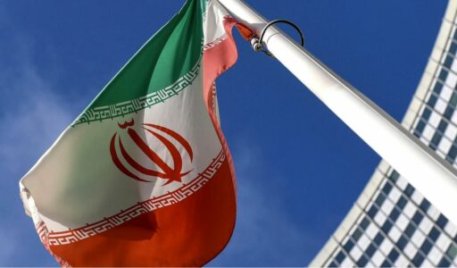 Irani i gatshëm për bisedime bërthamore me SHBA-në, por vendos vija të kuqe për raketat