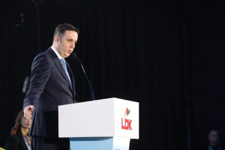 Kuvendi i LDK-së po i vazhdon punimet me dyer të mbyllur – Cili do të jetë fati i Abdixhikut?