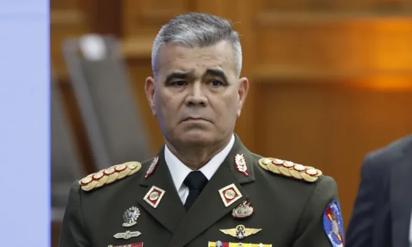 Ministri venezuelas i Mbrojtjes kërkon rikthimin e Maduros  Shumica e ekipit të sigurisë së tij u vranë