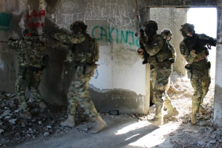 KFOR-i stërvitet për beteja të afërme