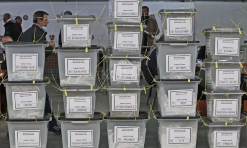 KQZ: Nga pasdita e shtunës deri në mesnatë janë numëruar 19 kuti nga votimi me postë