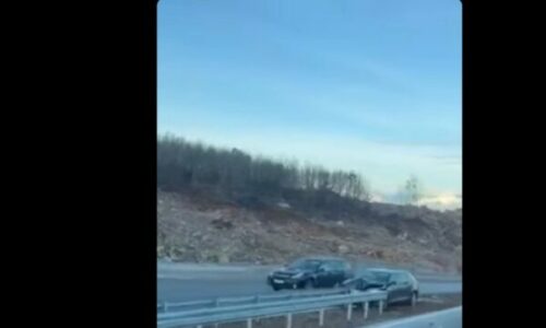 Vetaksident në Dollc: Shoferi përplaset me anësoret e rrugës