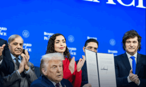 Shtëpia e Bardhë ndan pamje dhe foto nga nënshkrimi i kartës së Bordit të Paqes