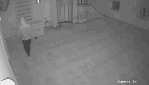 Imami nga Ferizaj publikon pamjet e hajdutit në xhami, ka një mesazh