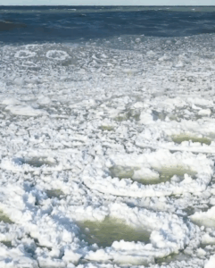 Liqeni Michigan ngrihet nga temperaturat ekstreme në SHBA