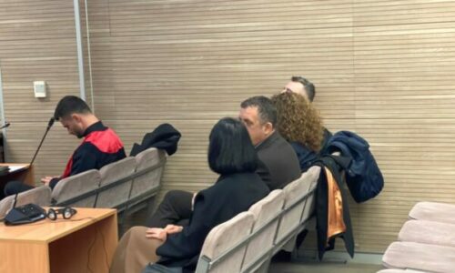 Gjykata veçon procedurën ndaj Xhelal Sveçlës në rastin e hedhjes së gazit lotsjellës në Kuvend