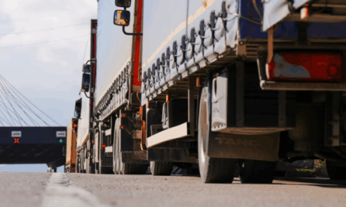 Bllokada e kufijve godet bizneset kosovare dhe rrit frikën për çmime më të larta