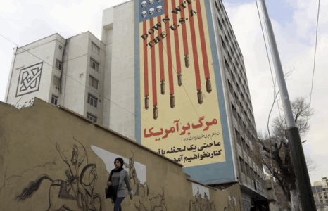 Irani në panikë nga rrethimi ushtark i ShBA’së, kërkon çare nga Turqia