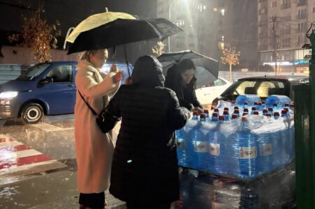 Katër ditë pa ujë në Fushë Kosovë: “Shtëpitë po na qelben, nuk jemi larë asnjëherë – ujin e ngrohim në tenxhere”