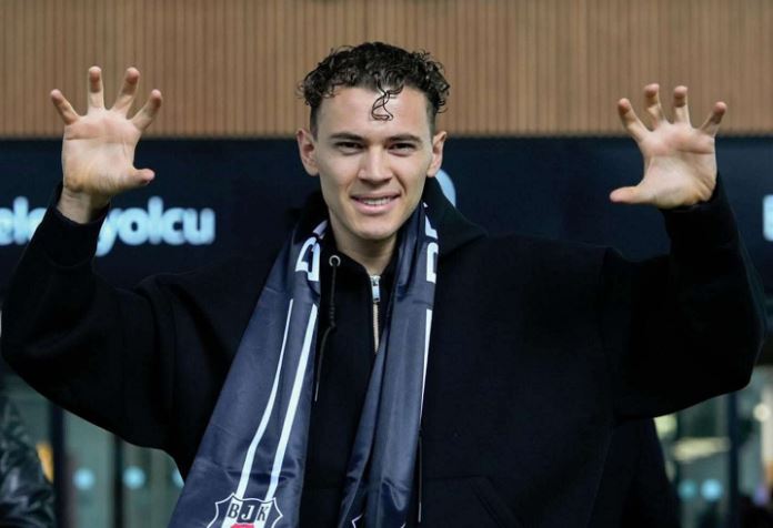 Asllani arrin në Turqi  del fotoja e parë