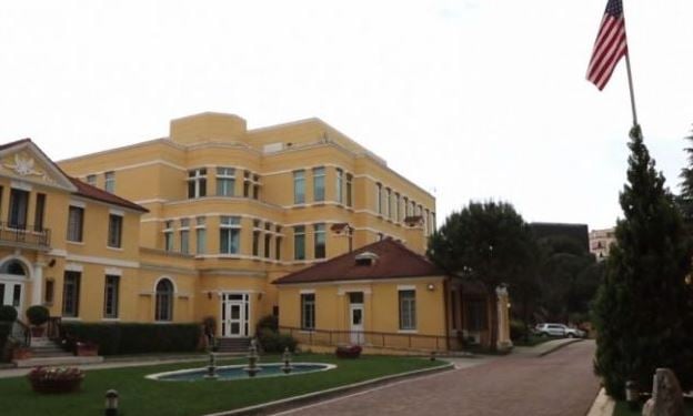 Protesta e opozitës në Shqipëri  ambasada e SHBA së del me thirrje për qytetarët amerikanë  Shmangni demonstratën