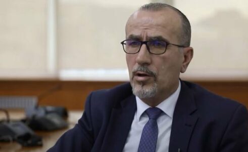 Haxhiu: Votat me postë duhet t’i nënshtrohen ekspertizës forenzike grafologjike