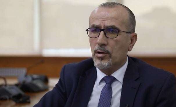 Haxhiu  Votat me postë duhet t i nënshtrohen ekspertizës forenzike grafologjike