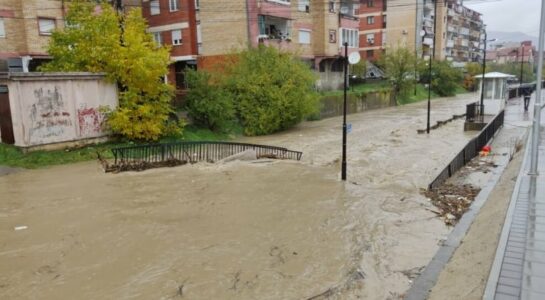 Dëmet nga vërshimet, mitrovicasit kërkojnë ndihmë nga komuna
