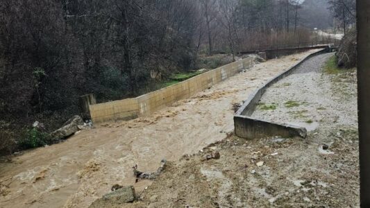 Reshjet e dendura shkaktojnë turbullura, “Hidroregjioni Jugor” del me njoftim