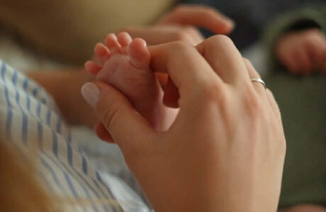 Kosova vazhdon të shtohet, mbi 20 mijë lindje u realizuan brenda 9 muajve të 2025-ës