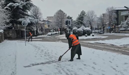Përmbytje dhe bllokim nga bora, si paraqitet situata në Shqipëri
