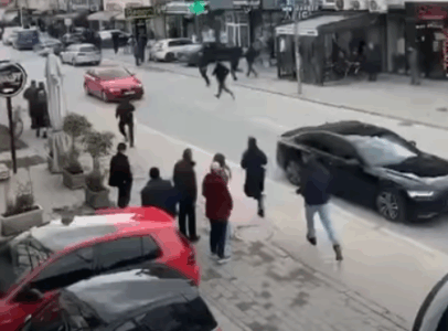 Të shtëna në Podujevë, një person terrorizon qytetin me kallashnikov me dorë (VIDEO)