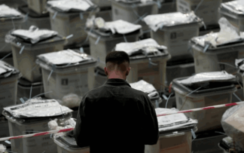 Paparaci: S’ka vend në burgje për 100 të arrestuarit për vjedhjen e votave në Prizren