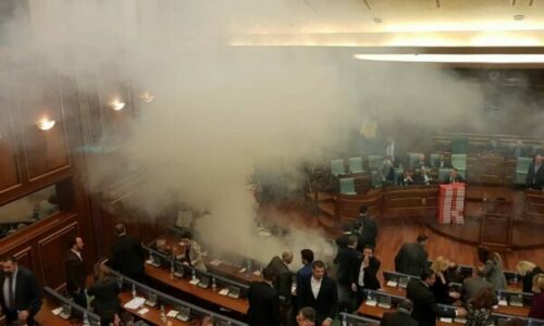 Gjykimi për gazin lotsjellës, Pacolli e Zyba konfirmojnë pjesëmarrjen, Sveçla s’përgjigjet