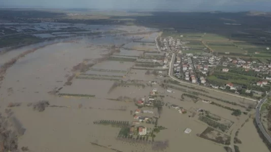 Përmbytjet në Shqipëri, ambasada e SHBA paralajmëron përkeqësim të situatës