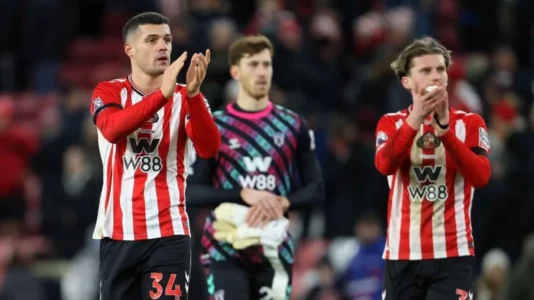 Granit Xhaka me fjalë të mëdha për bashkëlojtarët pas barazimit ndaj Man Cityt