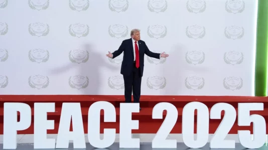 Britania bojkoton ceremoninë e Bordit të Paqes, shkak përfshirja e Putinit