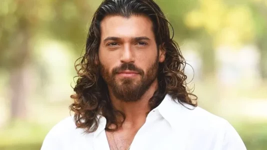 Aksioni i mesnatës në Turqi, Can Yaman përfudon në Polici, si pjesë e hetimit për drogë