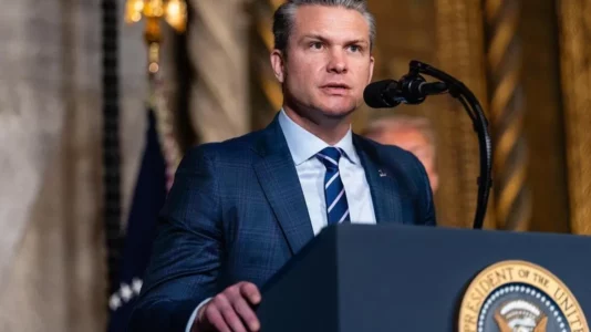 “Nuk funksionuan aq mirë, apo jo” – Hegseth tallet me mbrojtjen ajrore ruse të Venezuelës