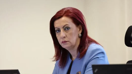 Aksion i gjerë në Prizren për keqpërdorim votash, arrestohet komisioneri i partisë së Emilja Rexhepit