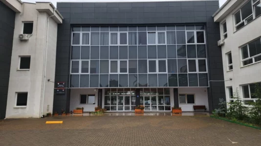 Organizata që e organizoi ligjëratën rreth Speciales thotë se mori lejen e shkollës