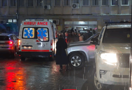 Njërit prej të dyshuarve për dallaveret në Byronë e Sigurimeve i përkeqësohet gjendja shëndetësore në seancë gjyqësore