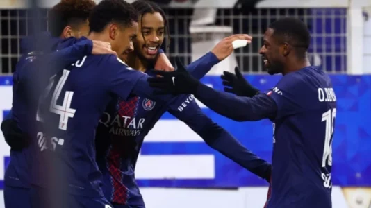 Vendos goli i Barcolas, PSG me mund triumfon ndaj Auxerres