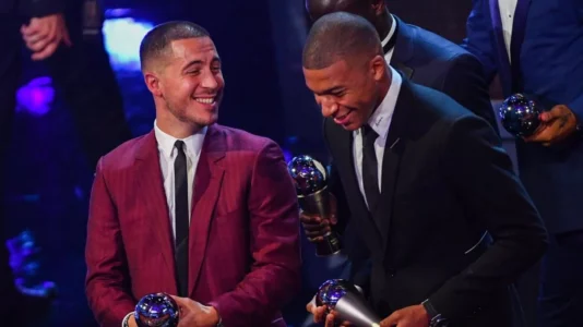 Eden Hazard përmend tri kushtet që Kylian Mbappe duhet t’i plotësojë për ta fituar Topin e Artë