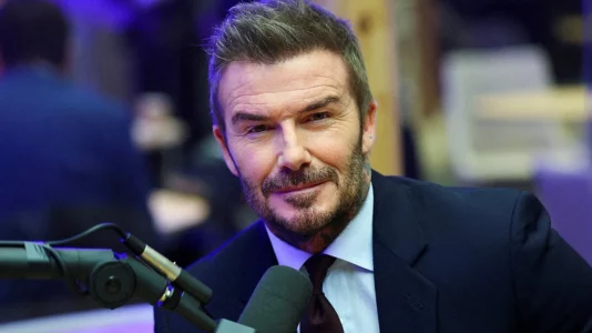 David Beckham në Zvicër injoroi pyetjet në lidhje me mosmarrëveshjet familjare me djalin e tij Brooklyn