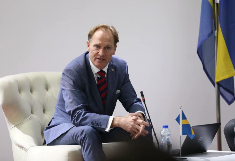 Ambasadori i Suedisë bën thirrje për formim të shpejtë të qeverisë  Marrëveshjet me Serbinë duhet të zbatohen