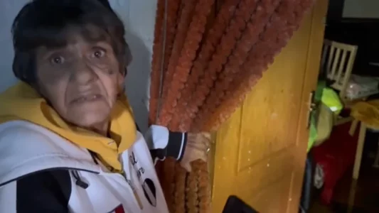 Reshjet në Shqipëri, rrëfehet një e dëmtuar: Desh m’u mbyt fëmija