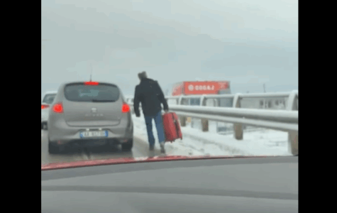 Rrugët me borë drejt Aeroportit “Adem Jashari”: Qytetarët detyrohen të ecin në këmbë