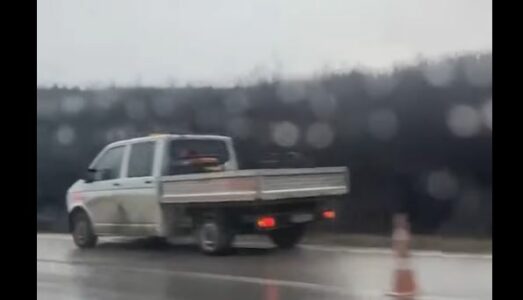 Aksidenti në rrugën Prishtinë–Pejë, një i lënduar