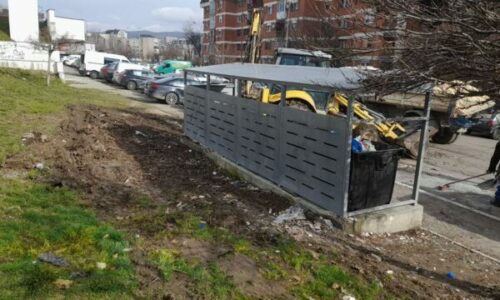 KRM Pastrimi largon mbeturinat inerte nga kontejnerët, paralajmërohen gjoba për shkelësit