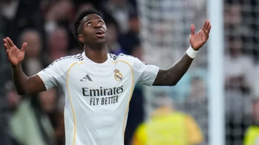 Gjiganti anglez i ka kërkuar Viniciusit të mos rinovojë kontratën me Real Madridin