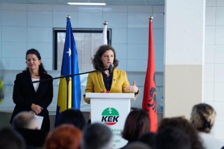 Rizvanolli me lajme jo të mira: Këto dy vite do të jenë sfiduese në energji elektrike, blloqet e KEK duhet të ndalen për disa muaj