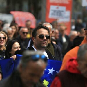 Nga 55 euro në 356 euro, Muharremi publikon faturat e rrymës